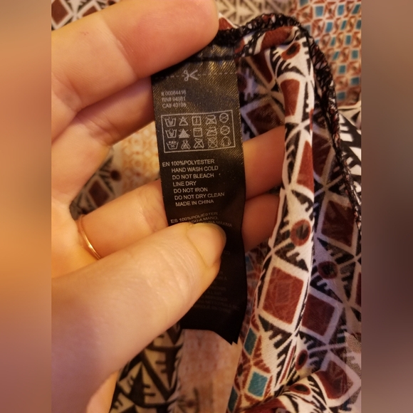 Flowy Patterned Top - Picture 3 of 3